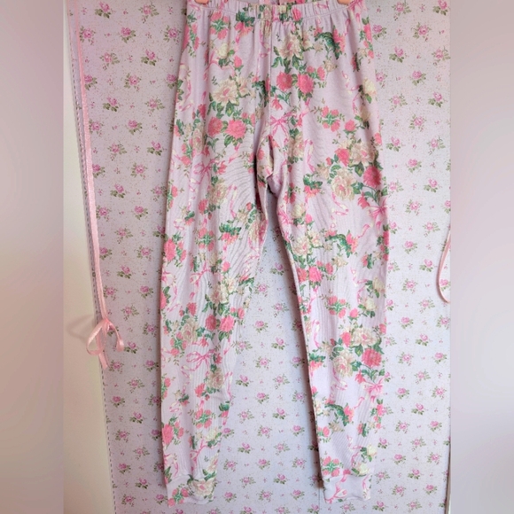 Loveshackfancy Cabbage Rose Potter Barn Pajama Set - Picture 4 of 12
